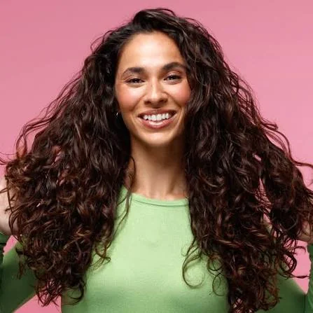 2A hair care routine with lightweight cleansing and conditioning for loose waves