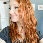 2b hair with long wavy texture during a self care routine